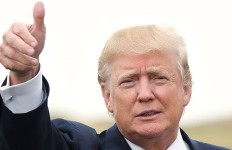 Donald Trump thumbs up