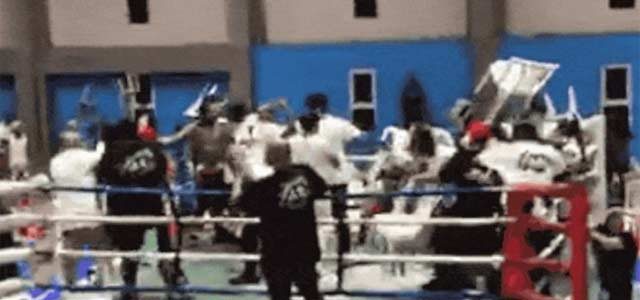 Carlos Jairo Cruz - boxing Riot